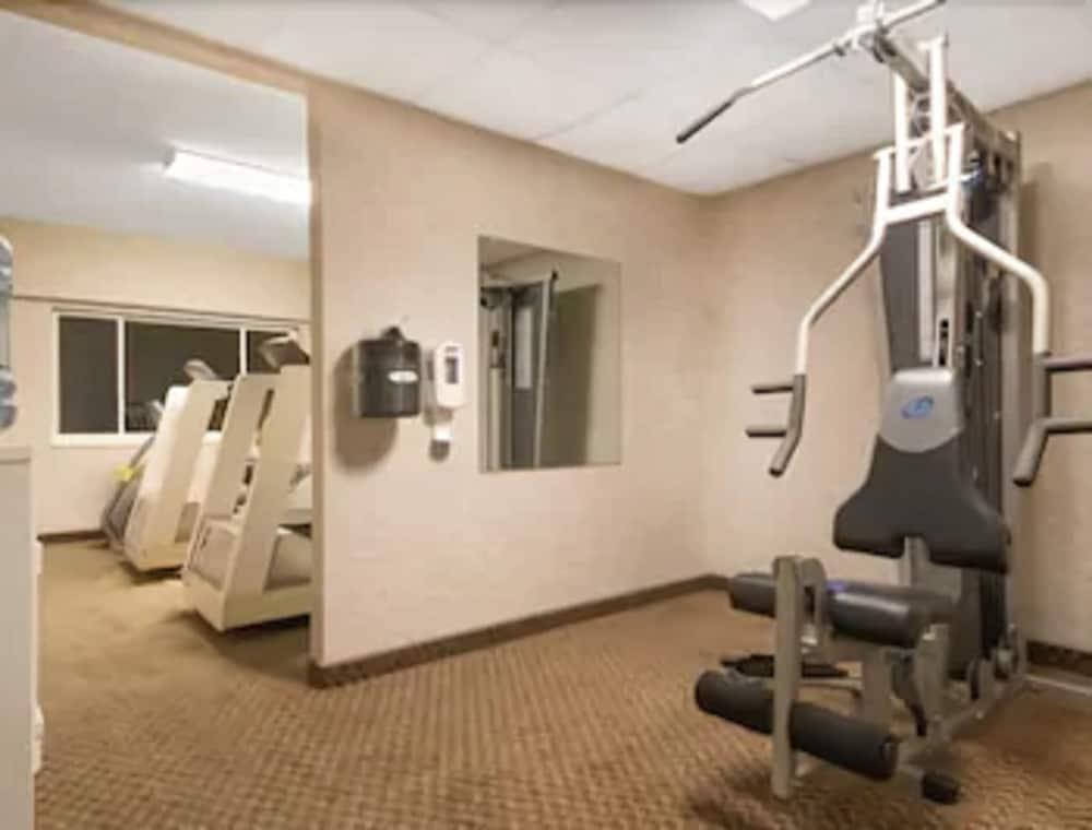 Ramada By Wyndham Paintsville Hotel & Conference Center Extérieur photo