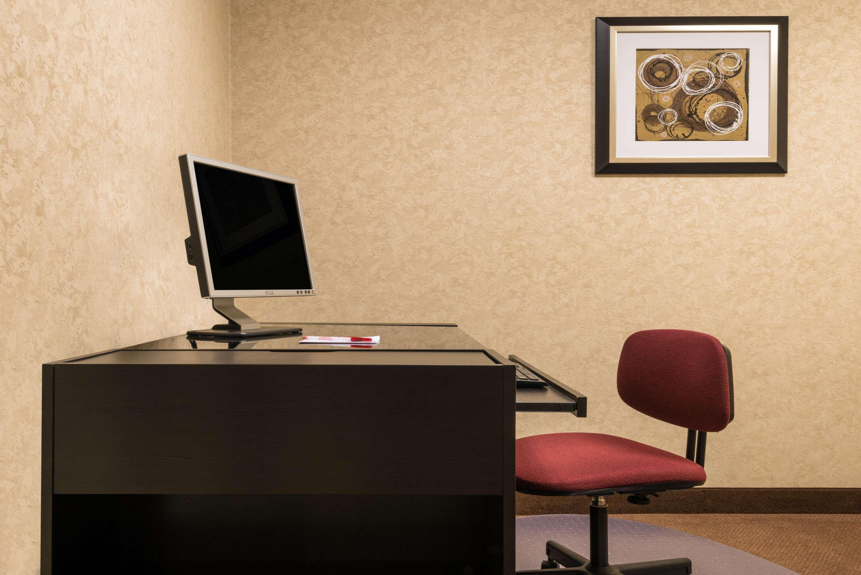 Ramada By Wyndham Paintsville Hotel & Conference Center Extérieur photo